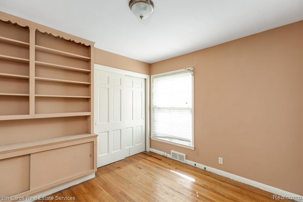 454 Alter Road Detroit, MI 48215 - Photo 6 of 14