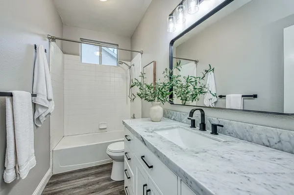 $455,000 | 9882 North Meridian Avenue, Fresno, CA 93720