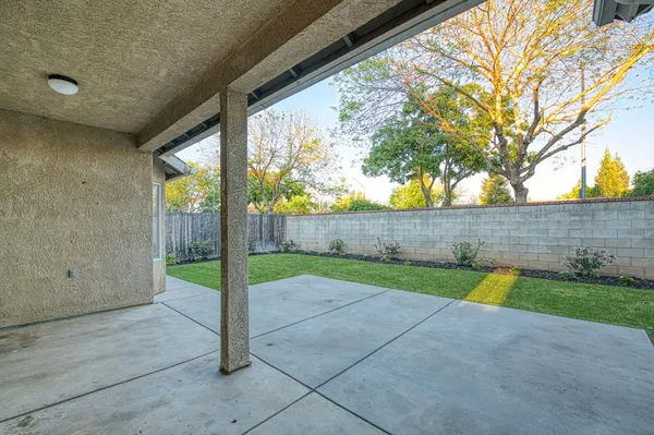 $455,000 | 9882 North Meridian Avenue, Fresno, CA 93720