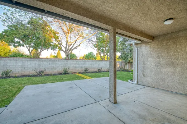 $455,000 | 9882 North Meridian Avenue, Fresno, CA 93720