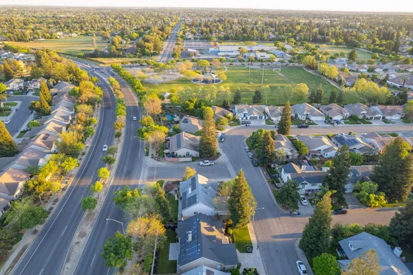 $455,000 | 9882 North Meridian Avenue, Fresno, CA 93720