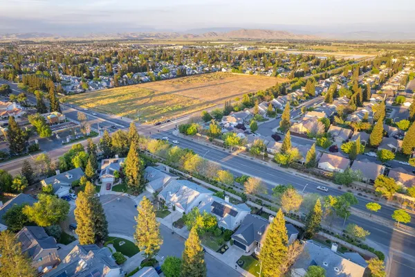 $455,000 | 9882 North Meridian Avenue, Fresno, CA 93720