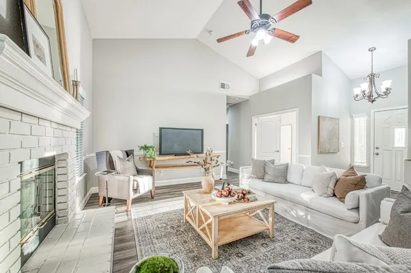 $455,000 | 9882 North Meridian Avenue, Fresno, CA 93720