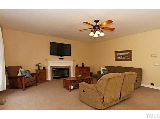 1206 Blackburn Road Apex, NC 27502 - Photo 7 of 25 Den/Family/Great Room