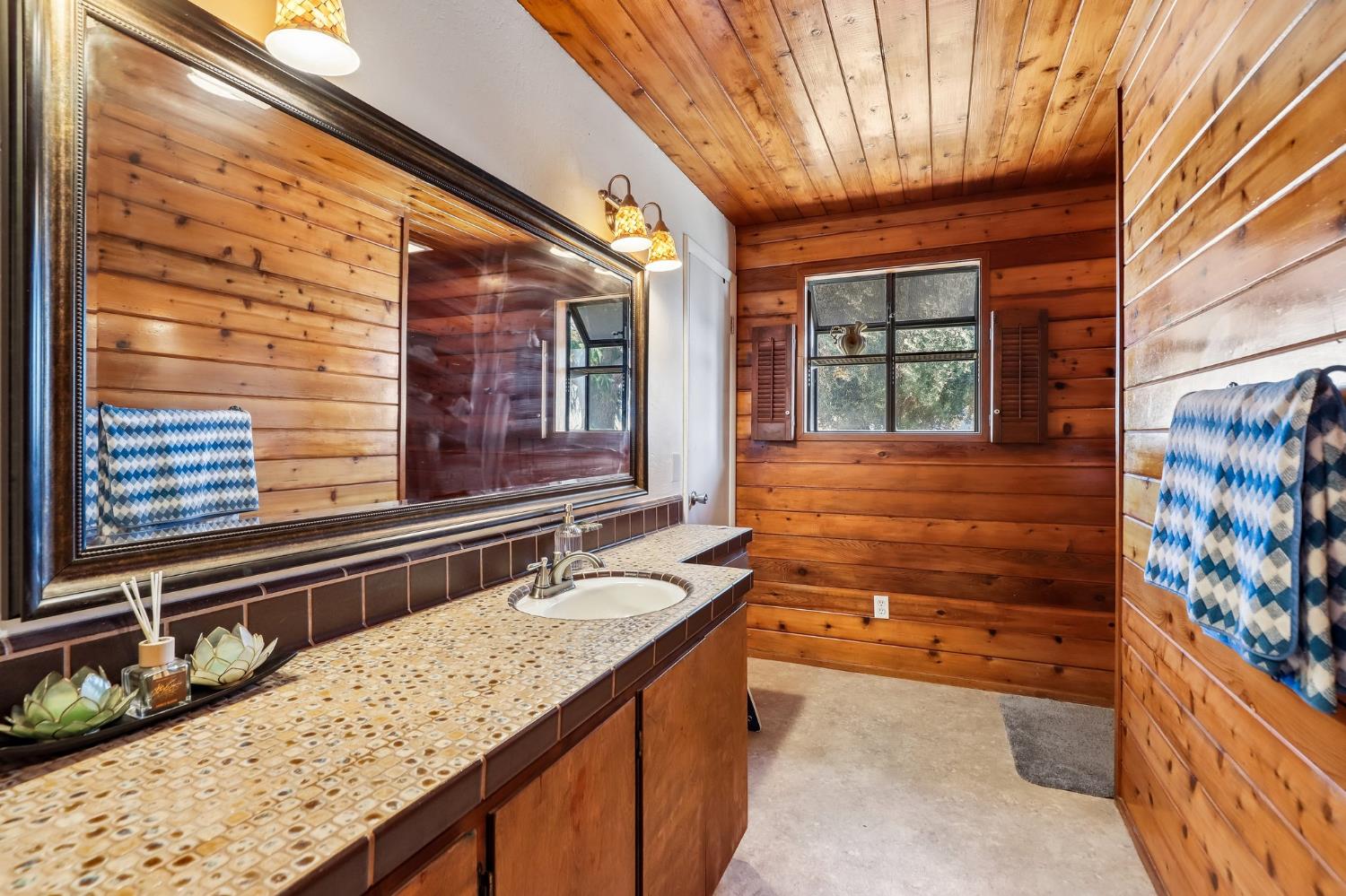 2077 Grove Road Yuba City, CA 95993 - Photo 11 of 27 Gallery Image 11