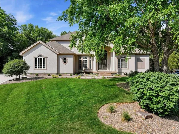 $1,400,000 | 469 Northwest Riven Rock Place, Lee's Summit, MO 64081