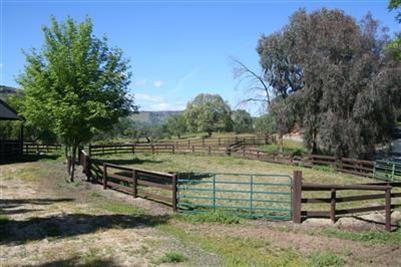 21895 Frontier Road Clovis, CA 93619 - Photo 41 of 48 Exercise Arena