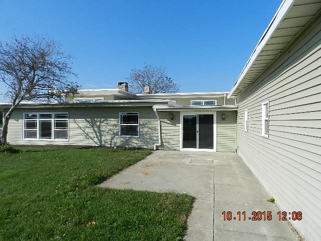 2154 South Packerton Road Warsaw, IN 46580 - Photo 4 of 25 Gallery Image 4