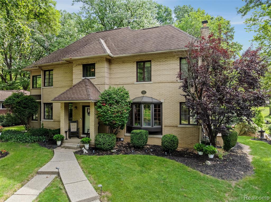 21071 Thorofare Road Grosse Ile, MI 48138 - Photo 2 of 23
