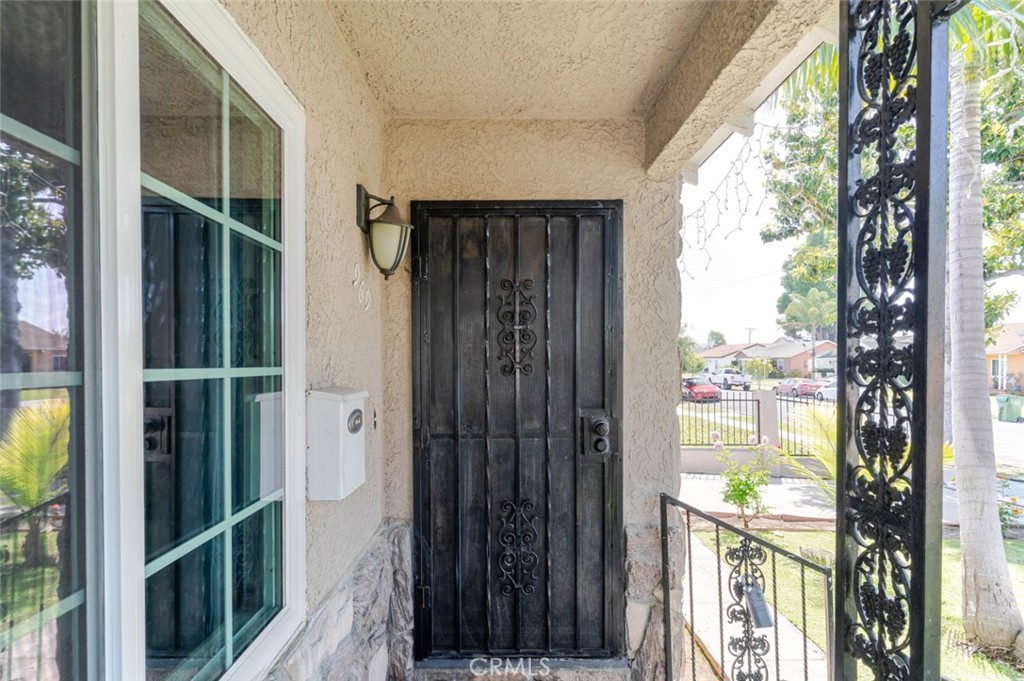 969 West Laurel Street Compton, CA 90220 - Photo 5 of 31