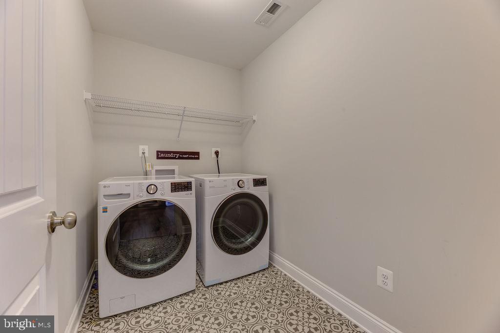 600 Ray Road Sunderland, MD 20689 - Photo 20 of 25 a utility room with dryer and washer