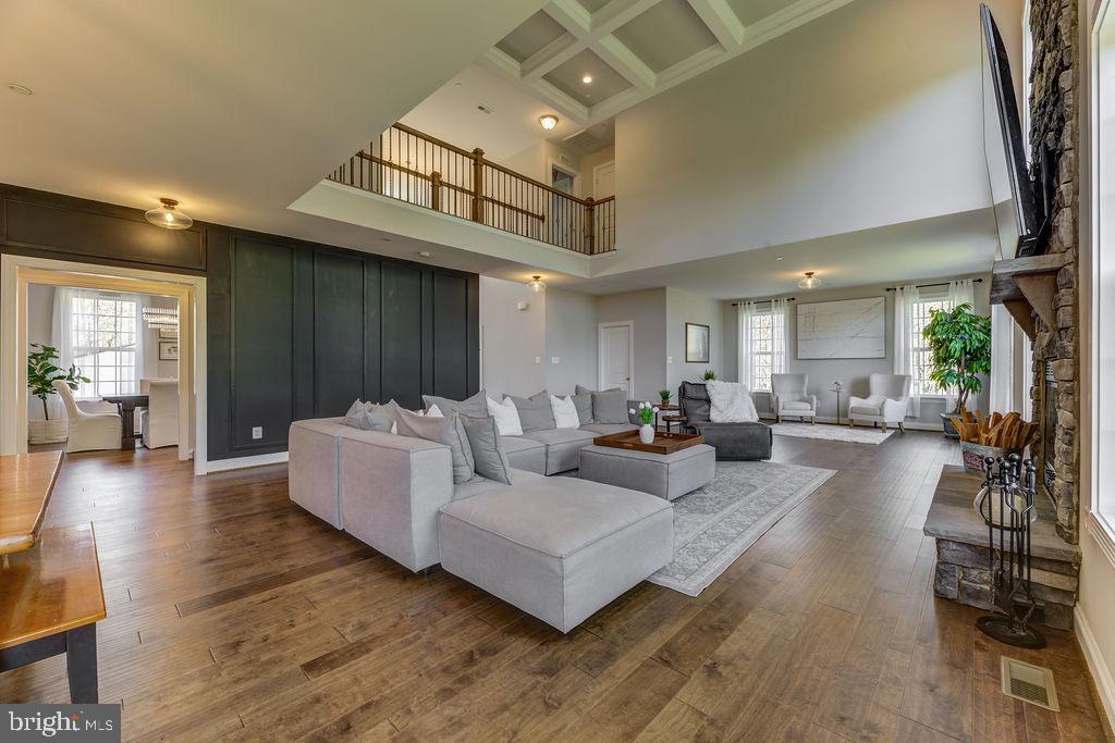 600 Ray Road Sunderland, MD 20689 - Photo 6 of 25 a living room with furniture and a wooden floor