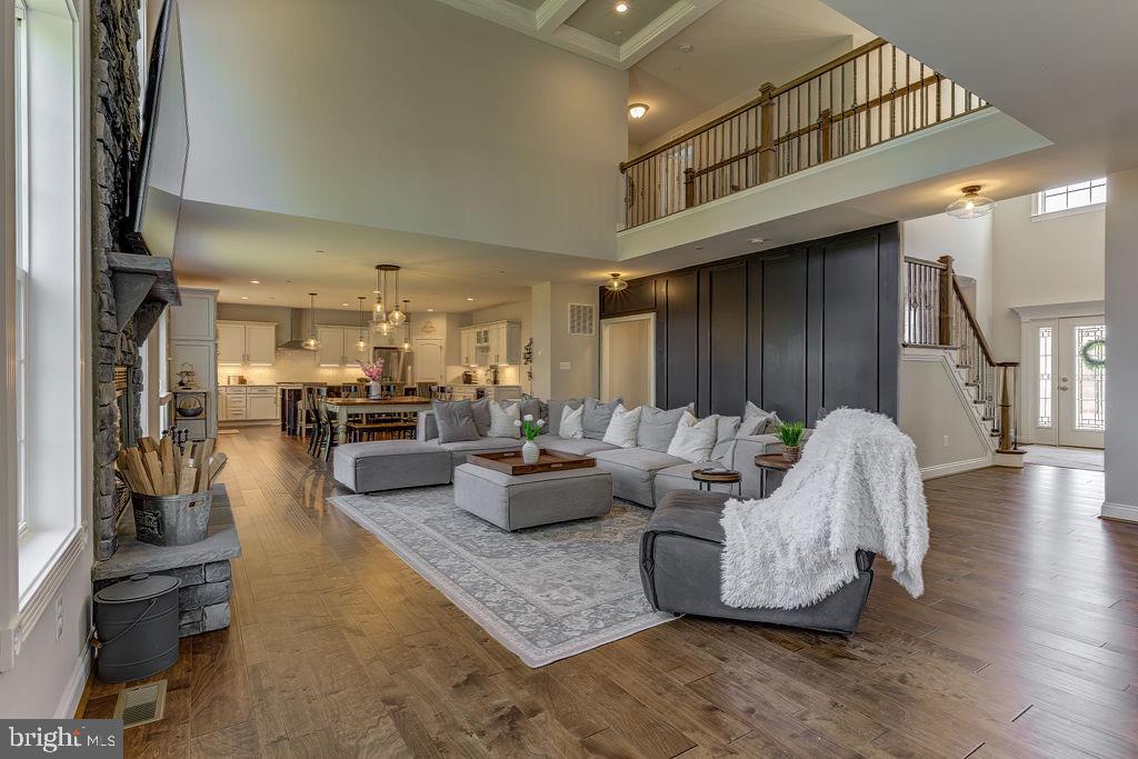 600 Ray Road Sunderland, MD 20689 - Photo 7 of 25 a living room with furniture and a table