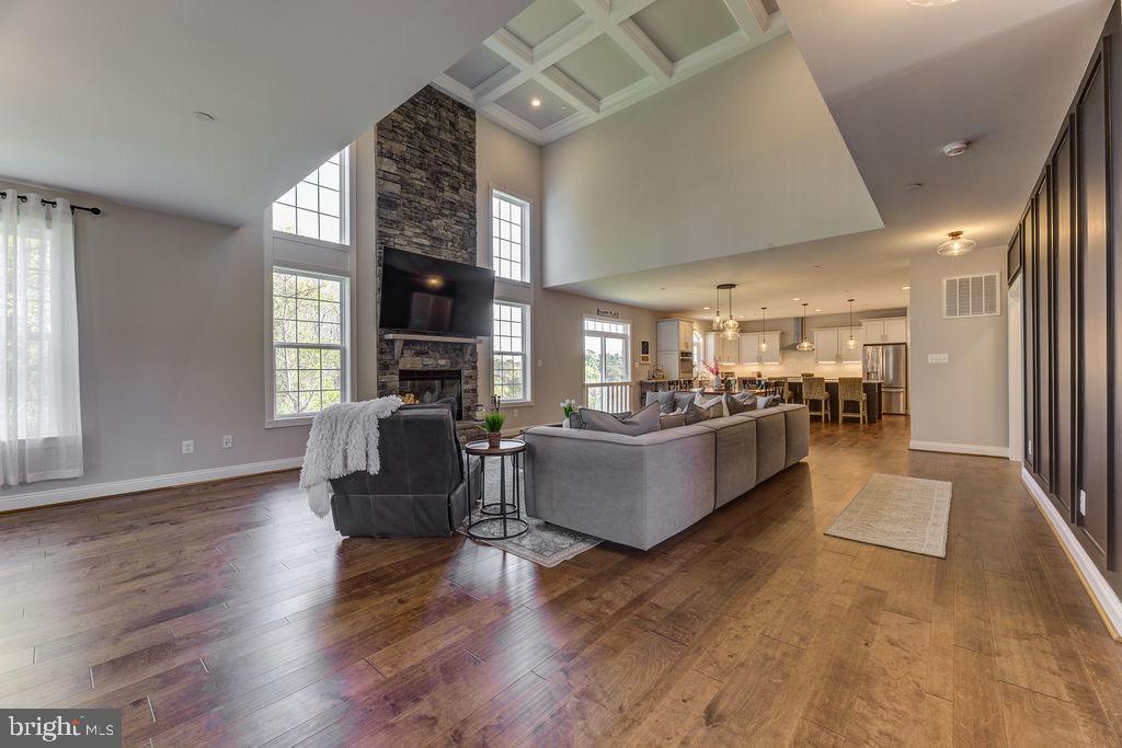 600 Ray Road Sunderland, MD 20689 - Photo 9 of 25 a living room with furniture and kitchen view