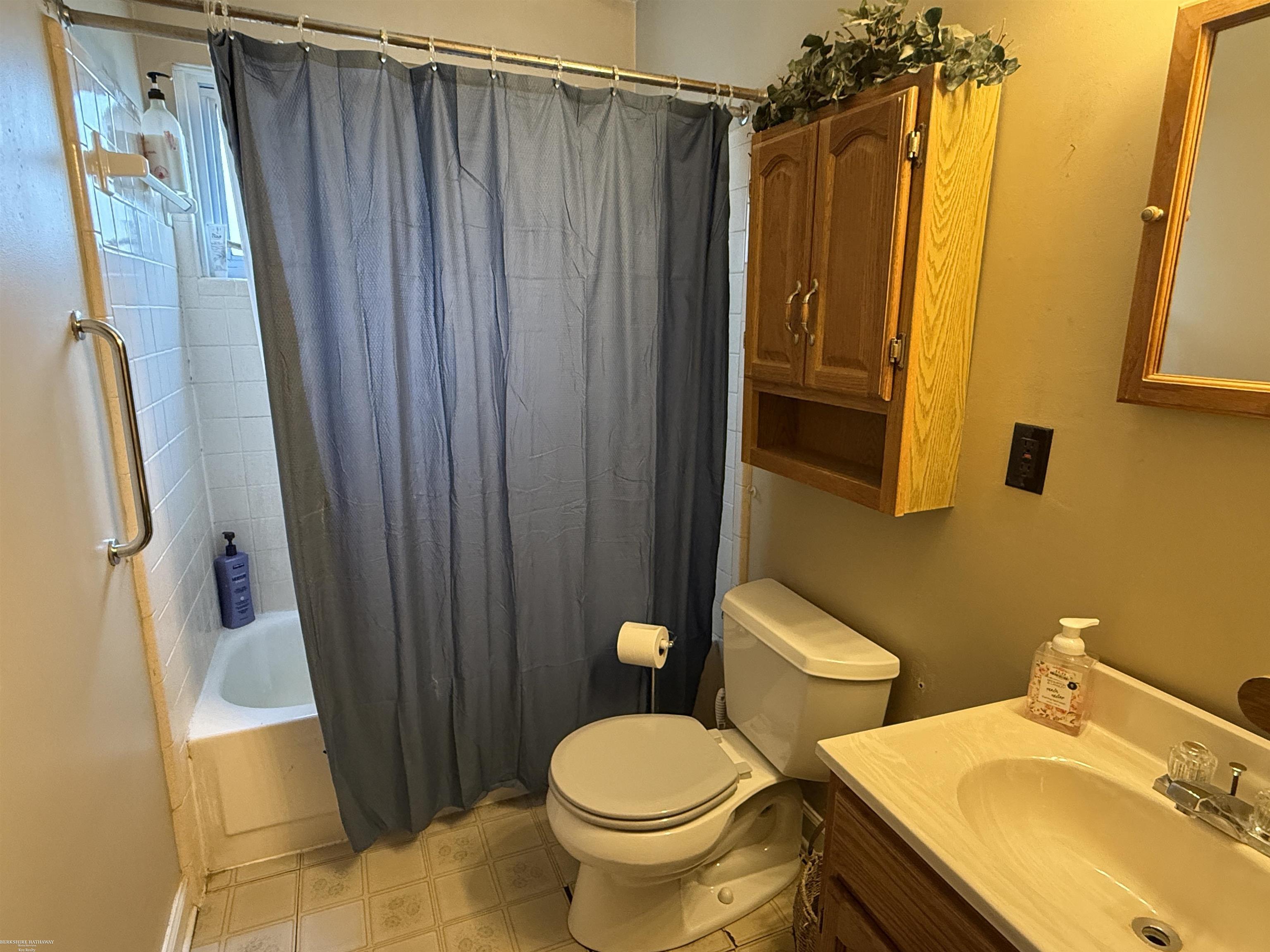 14584 Stephens Road Warren, MI 48089 - Photo 17 of 28 50186078-d8711b6c-0d74-42f4-8b81-303af6f2042b.JPG