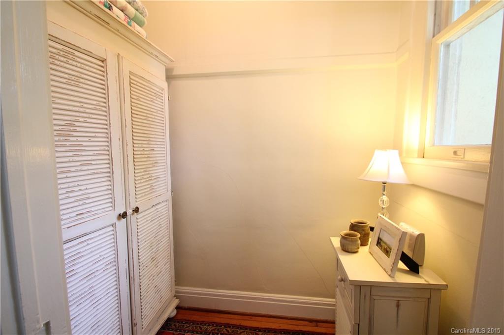 916 Bromley Road, Unit ALL Charlotte, NC 28207 - Photo 4 of 13 Gallery Image 4