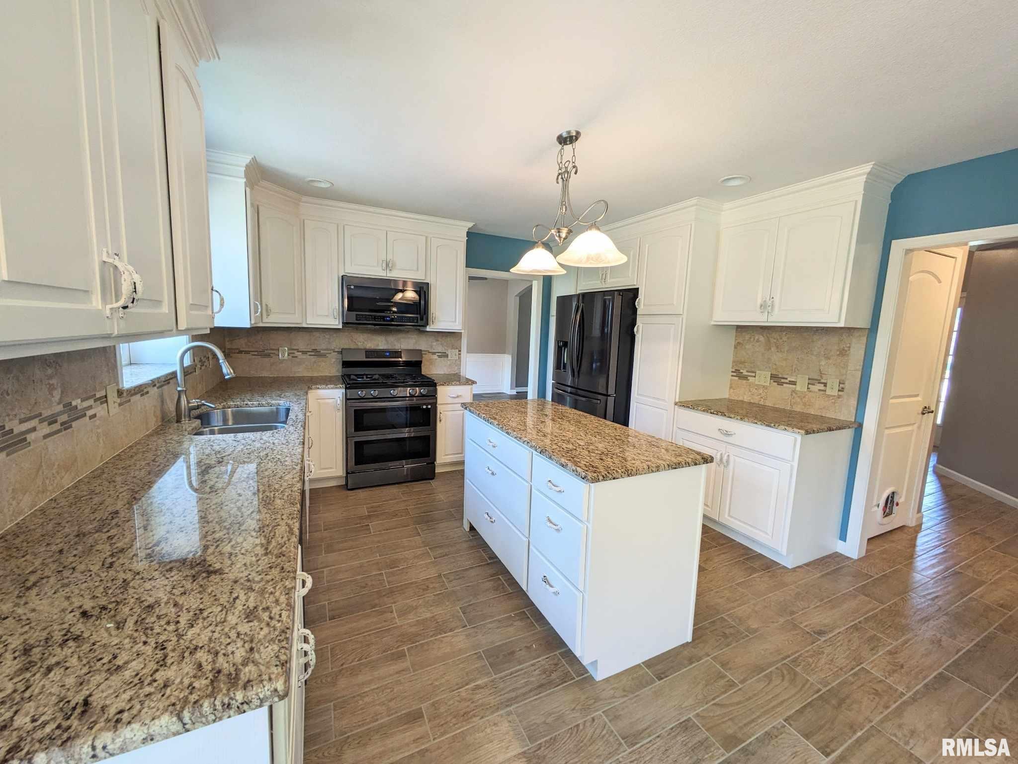 22 Holborn Court Washington, IL 61571 - Photo 17 of 61