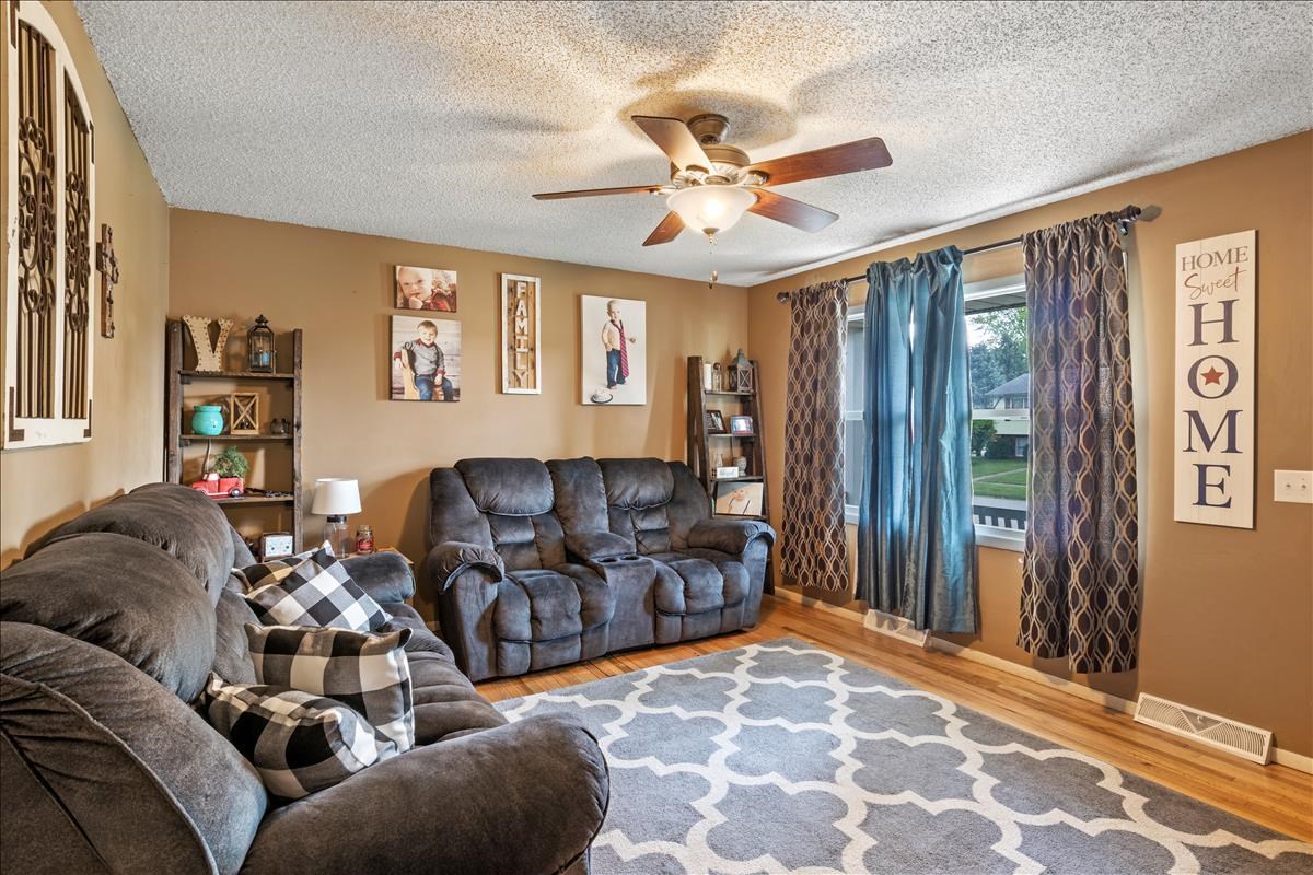 3025 Somerton Road Springfield, IL 62702 - Photo 4 of 24