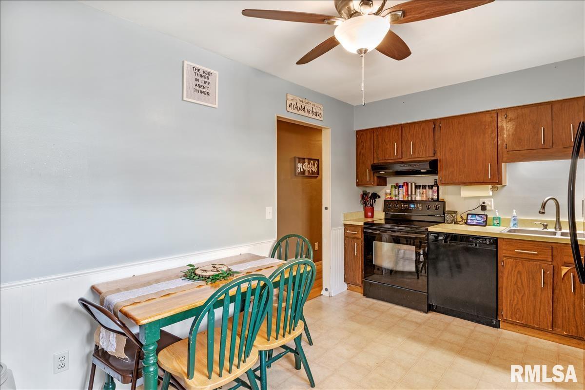 3025 Somerton Road Springfield, IL 62702 - Photo 10 of 24