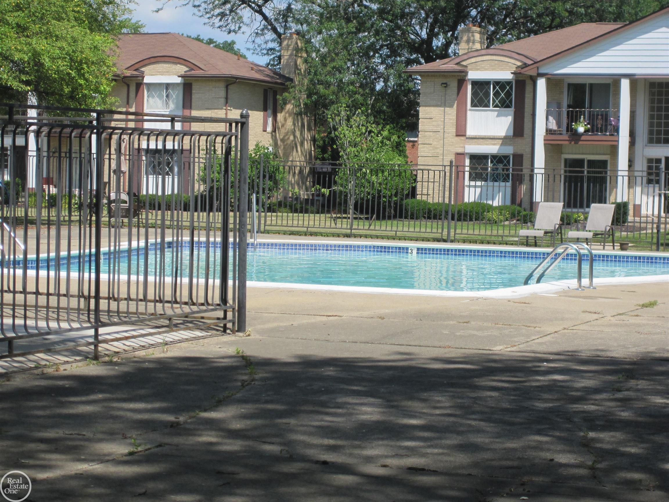 29101 Hayes Road, Unit 32 Warren, MI 48088 - Photo 14 of 20