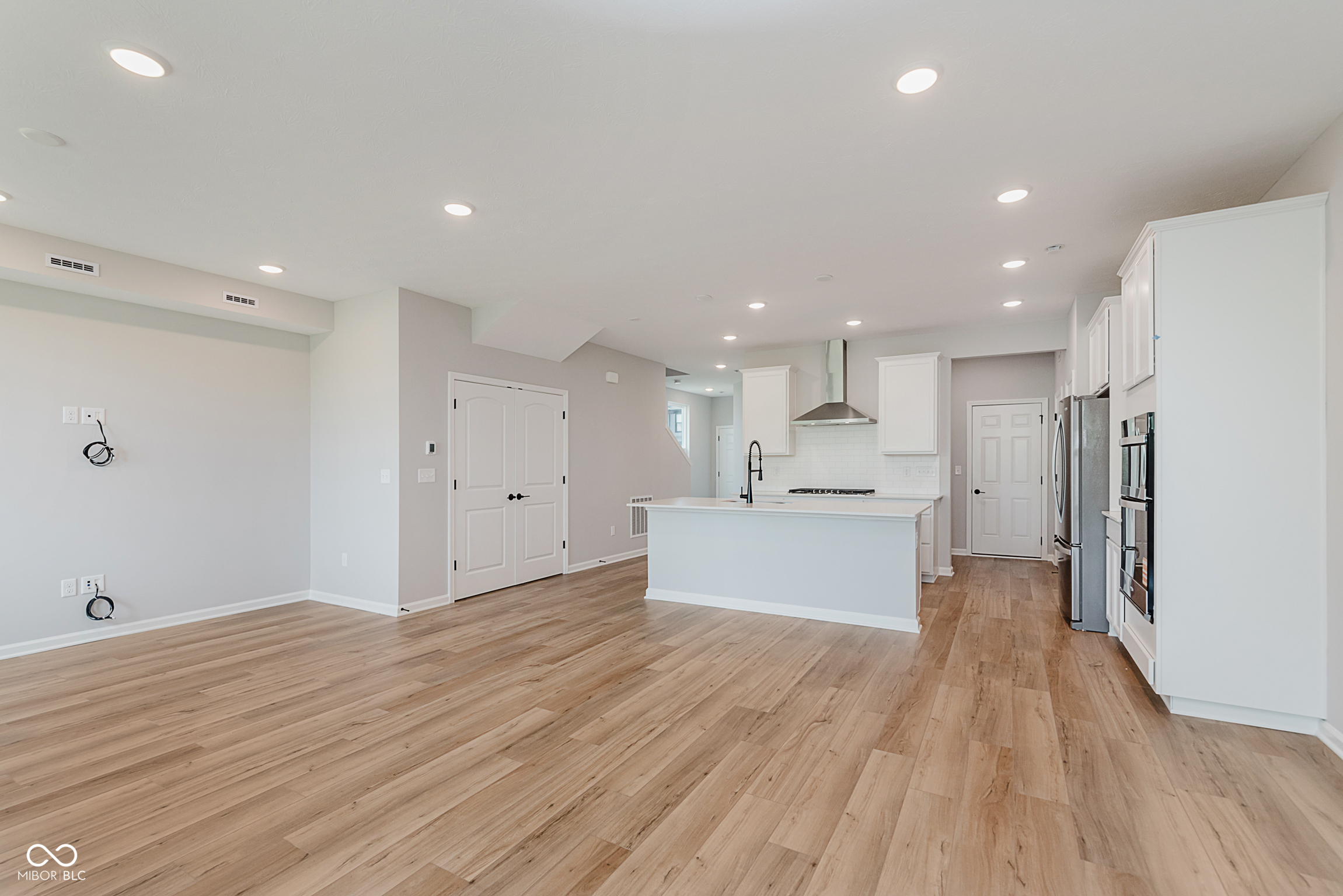 9751 Behner Drive Fishers, IN 46038 - Photo 14 of 47