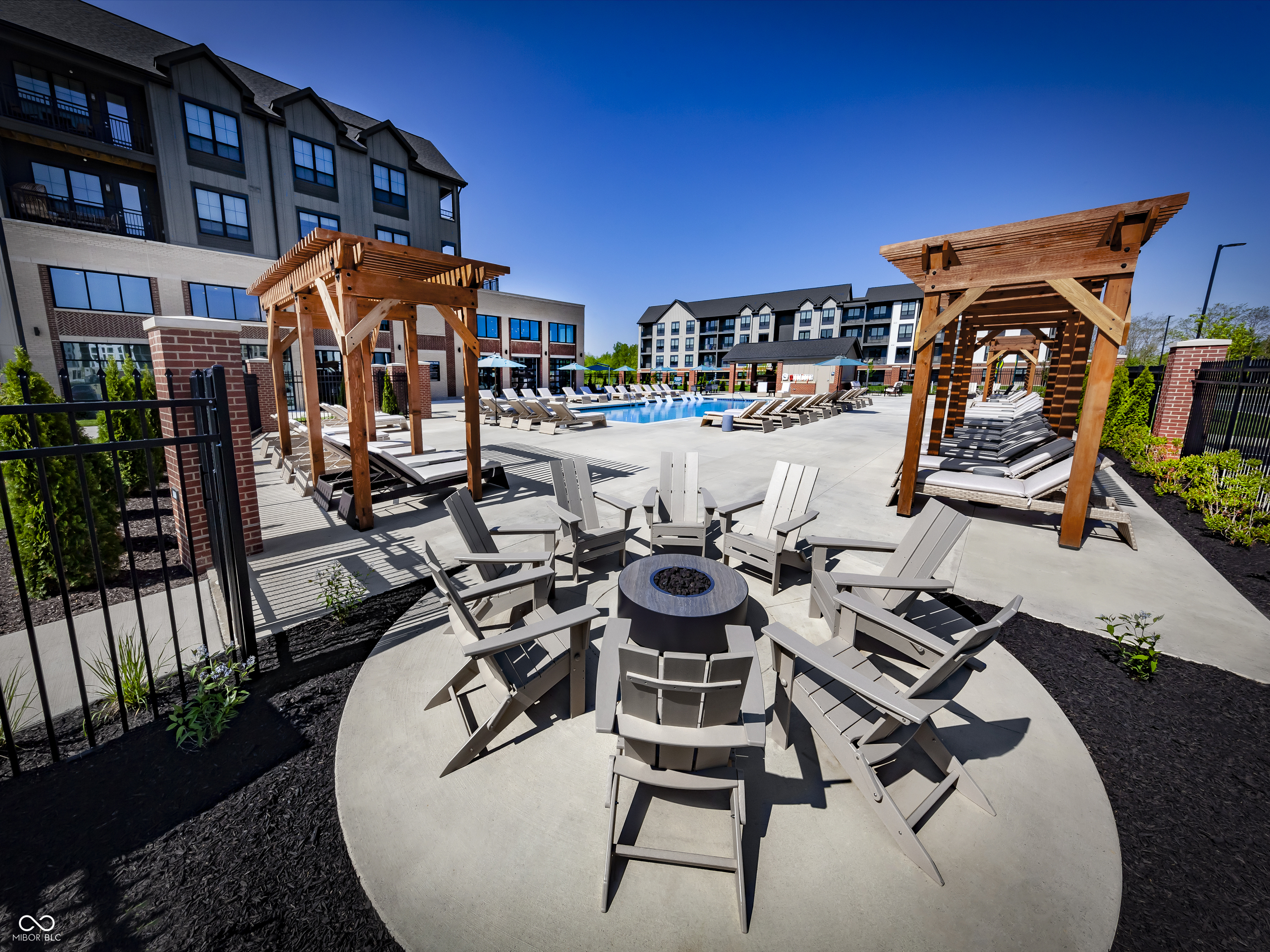 9751 Behner Drive Fishers, IN 46038 - Photo 3 of 47