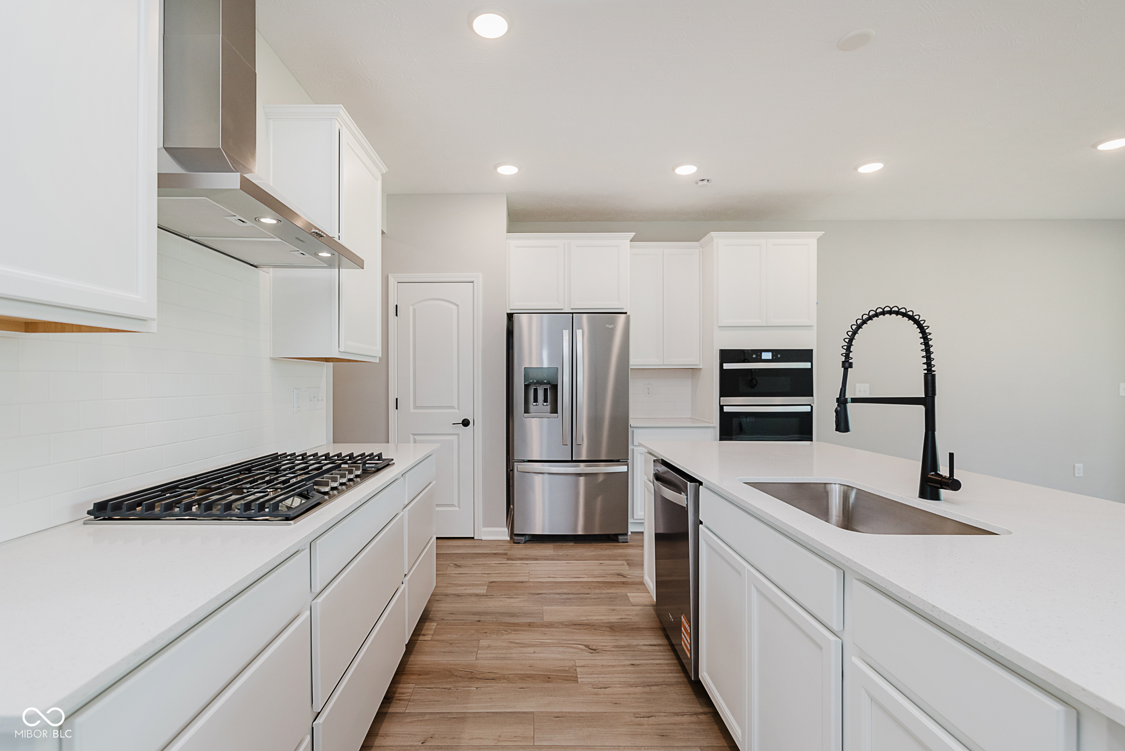 9751 Behner Drive Fishers, IN 46038 - Photo 5 of 47