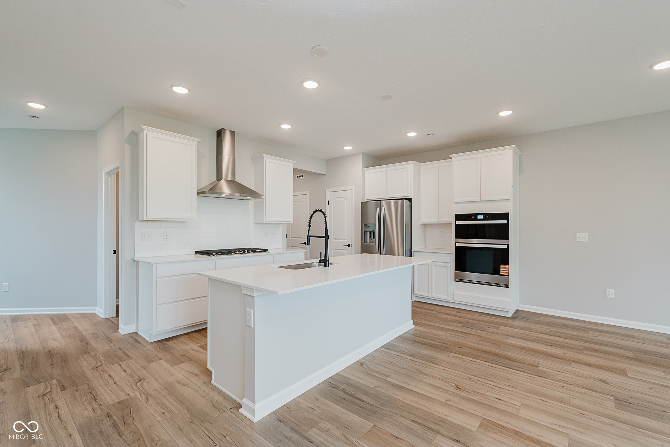 9751 Behner Drive Fishers, IN 46038 - Photo 10 of 47