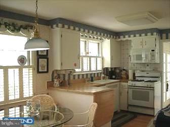 718 River Road Ewing, NJ 08628 - Photo 4 of 6 Kitchen