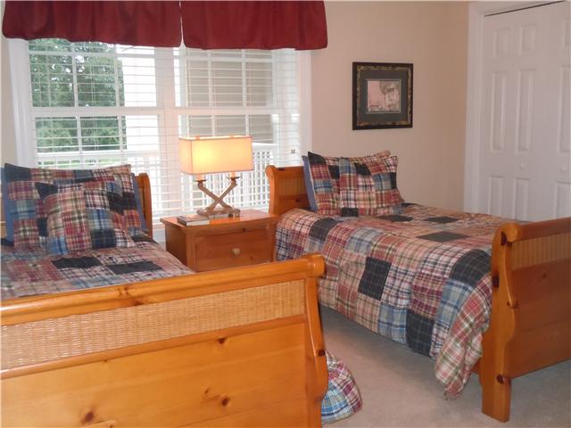 7100 Dale Ridge Road, Unit J4 Lancaster, TN 38569 - Photo 17 of 20 The third bedroom boasts twin beds...