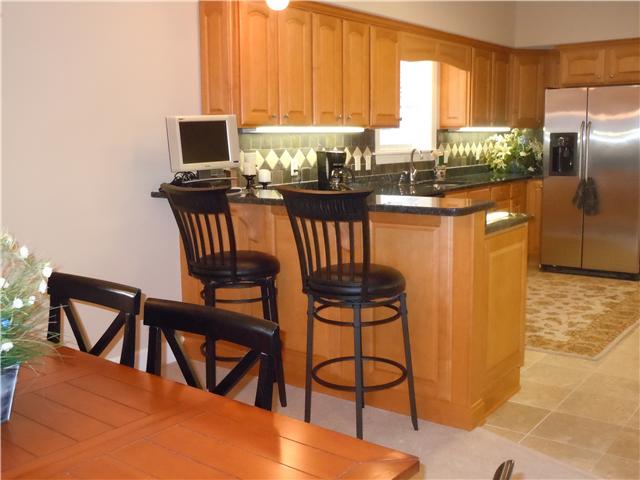 7100 Dale Ridge Road, Unit J4 Lancaster, TN 38569 - Photo 9 of 20 Beautiful cabinetry and tiled floors