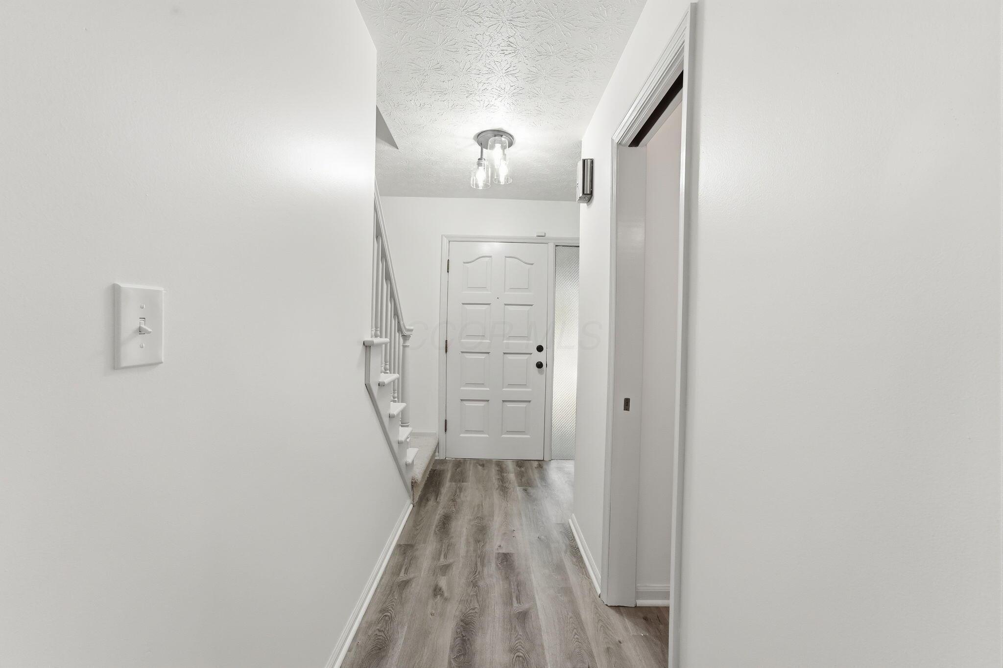 5446 Blue Ash Road Columbus, OH 43229 - Photo 24 of 52
