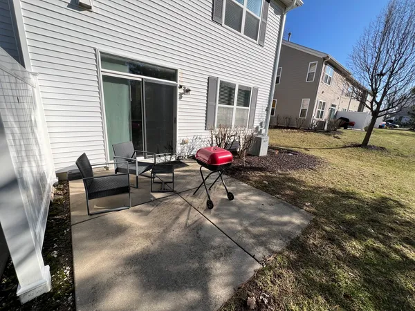 $334,000 | 380 Risen Star Lane, Unit 380, Oswego, IL 60543
