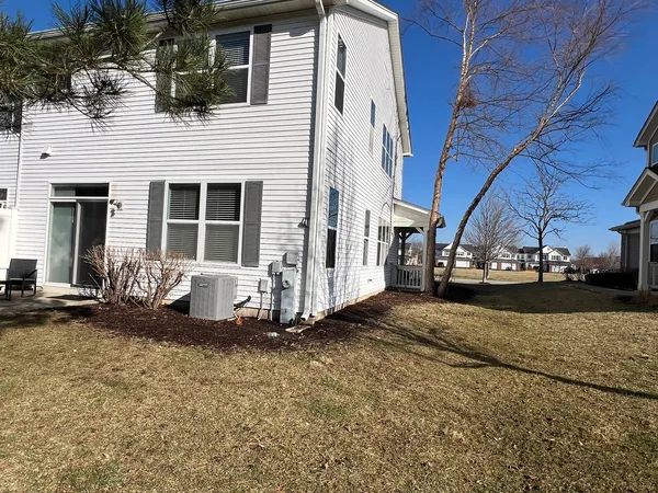 $334,000 | 380 Risen Star Lane, Unit 380, Oswego, IL 60543