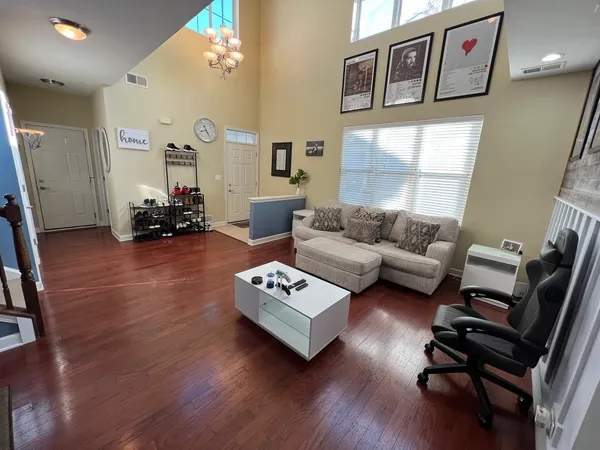 $334,000 | 380 Risen Star Lane, Unit 380, Oswego, IL 60543