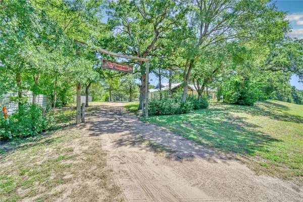$1,250,000 | 8025 Highway 36, Caldwell, TX 77836