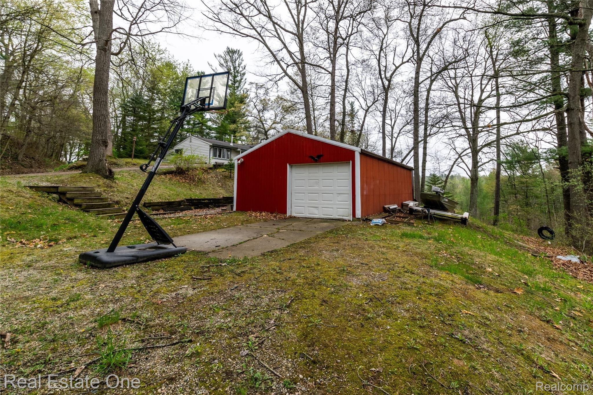 770 Drahner Road Leonard, MI 48367 - Photo 3 of 26 770DrahnerRd-3.jpg