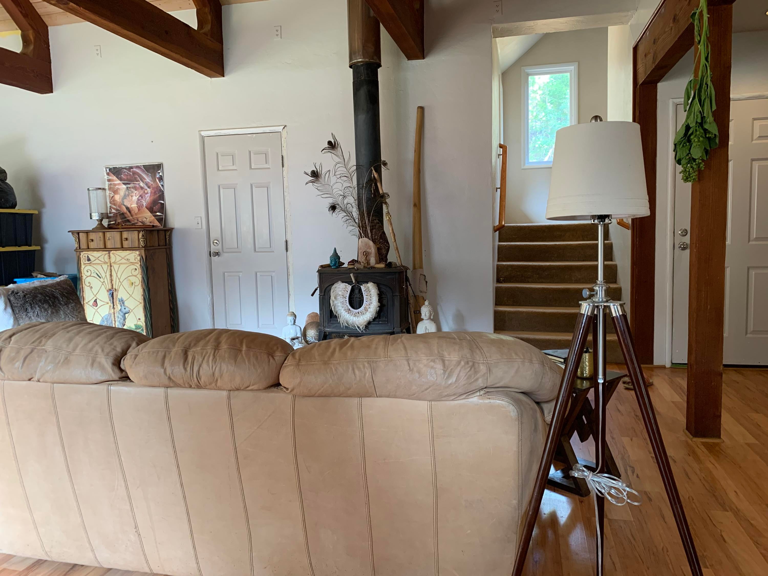 417 Brimstone Road Wolf Creek, OR 97497 - Photo 9 of 16 417 living room
