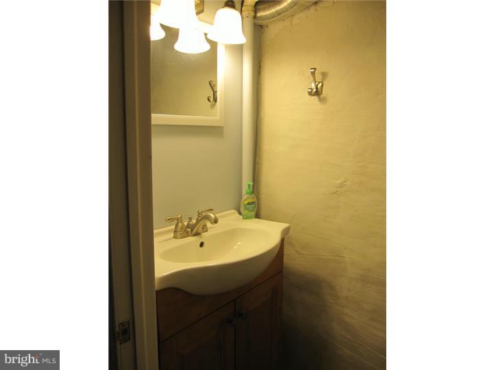 168 Edgehill Road Bala Cynwyd, PA 19004 - Photo 11 of 25 Bathroom