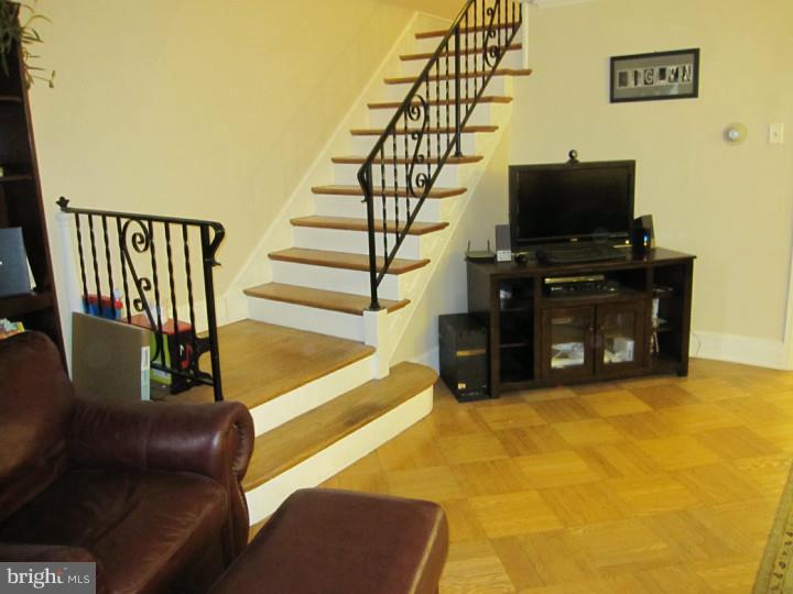 168 Edgehill Road Bala Cynwyd, PA 19004 - Photo 3 of 25 Living Room
