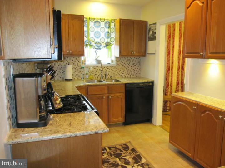 168 Edgehill Road Bala Cynwyd, PA 19004 - Photo 6 of 25 Kitchen