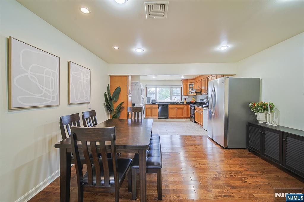 907 Spring Valley Road Maywood, NJ 07607 - Photo 16 of 24