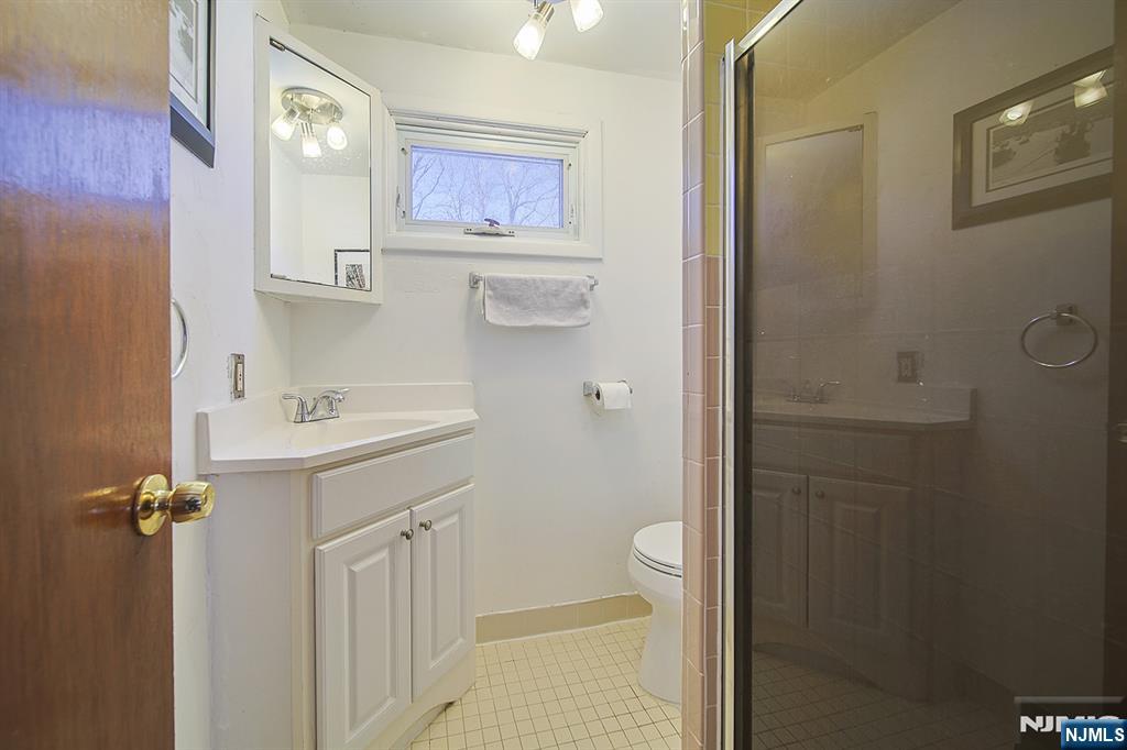 907 Spring Valley Road Maywood, NJ 07607 - Photo 22 of 24