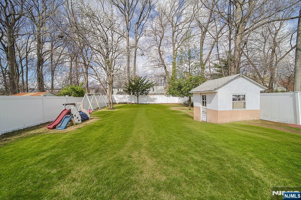 907 Spring Valley Road Maywood, NJ 07607 - Photo 4 of 24