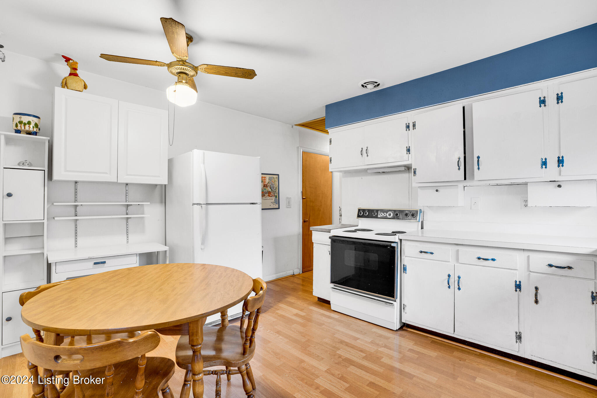 4416 Lincoln Road Louisville, KY 40220 - Photo 12 of 50 Kitchen
