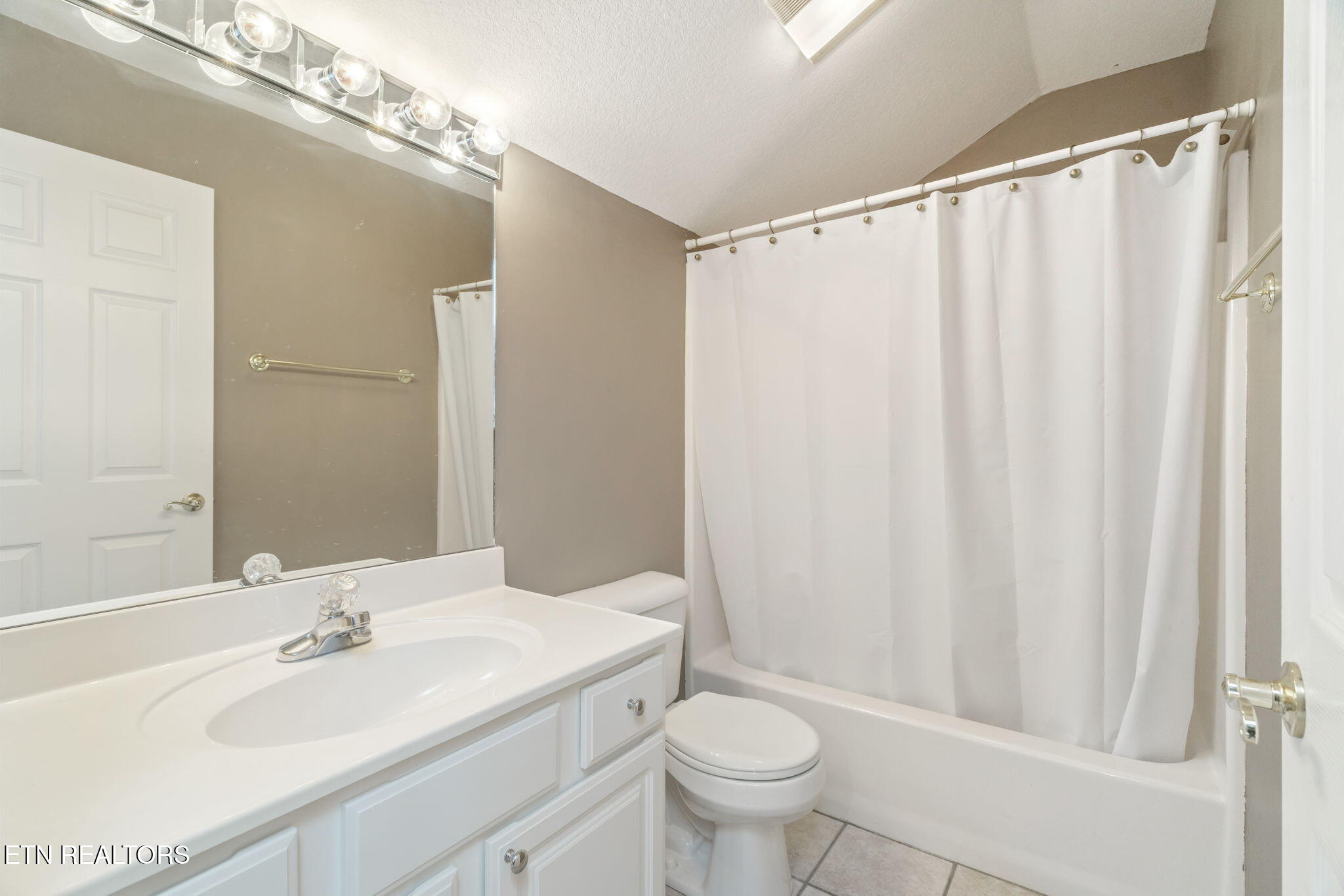 7534 Julesburg Way Powell, TN 37849 - Photo 26 of 40 33-web-or-mls-7534 Julesburg Way-34