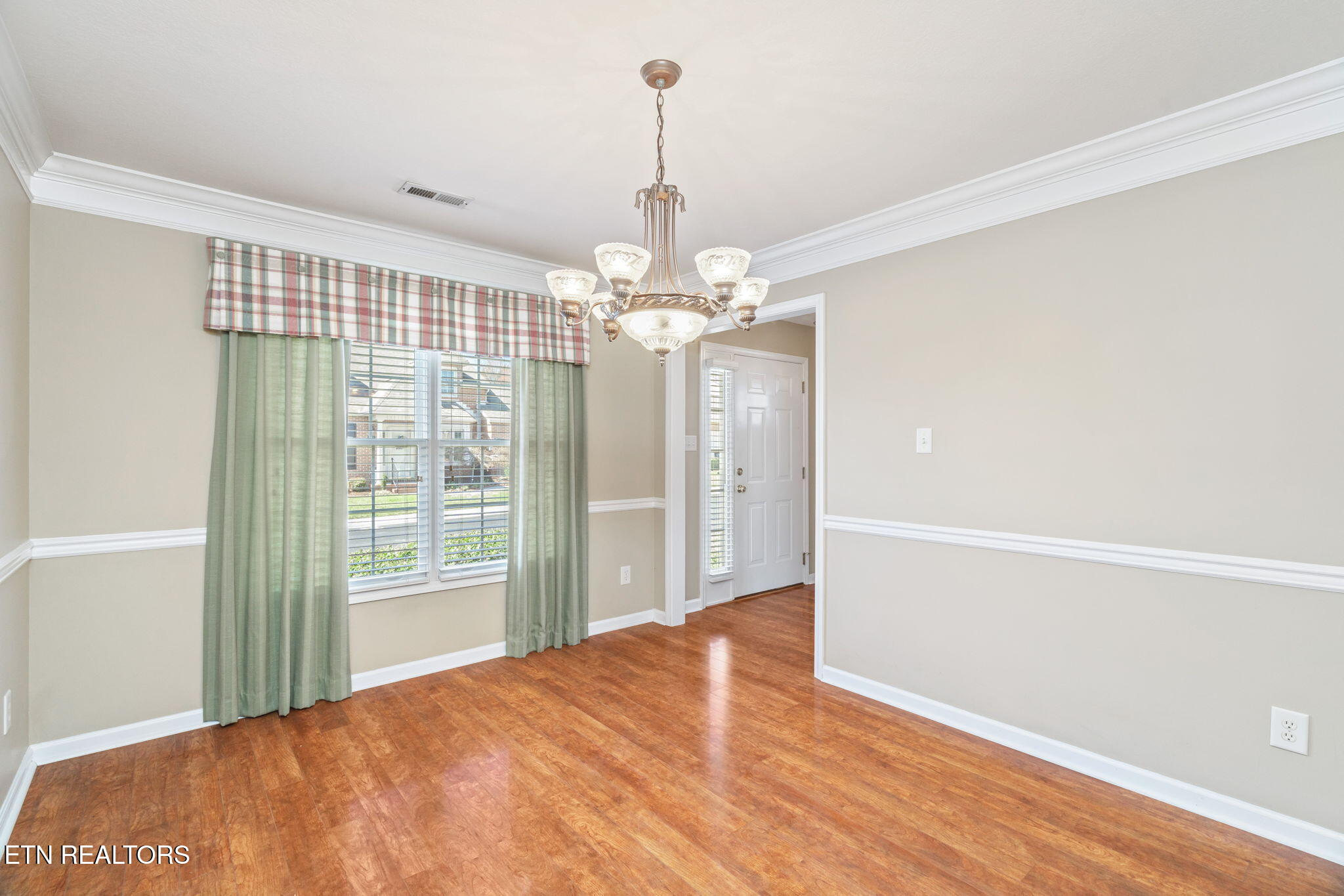 7534 Julesburg Way Powell, TN 37849 - Photo 4 of 40 11-web-or-mls-7534 Julesburg Way-12