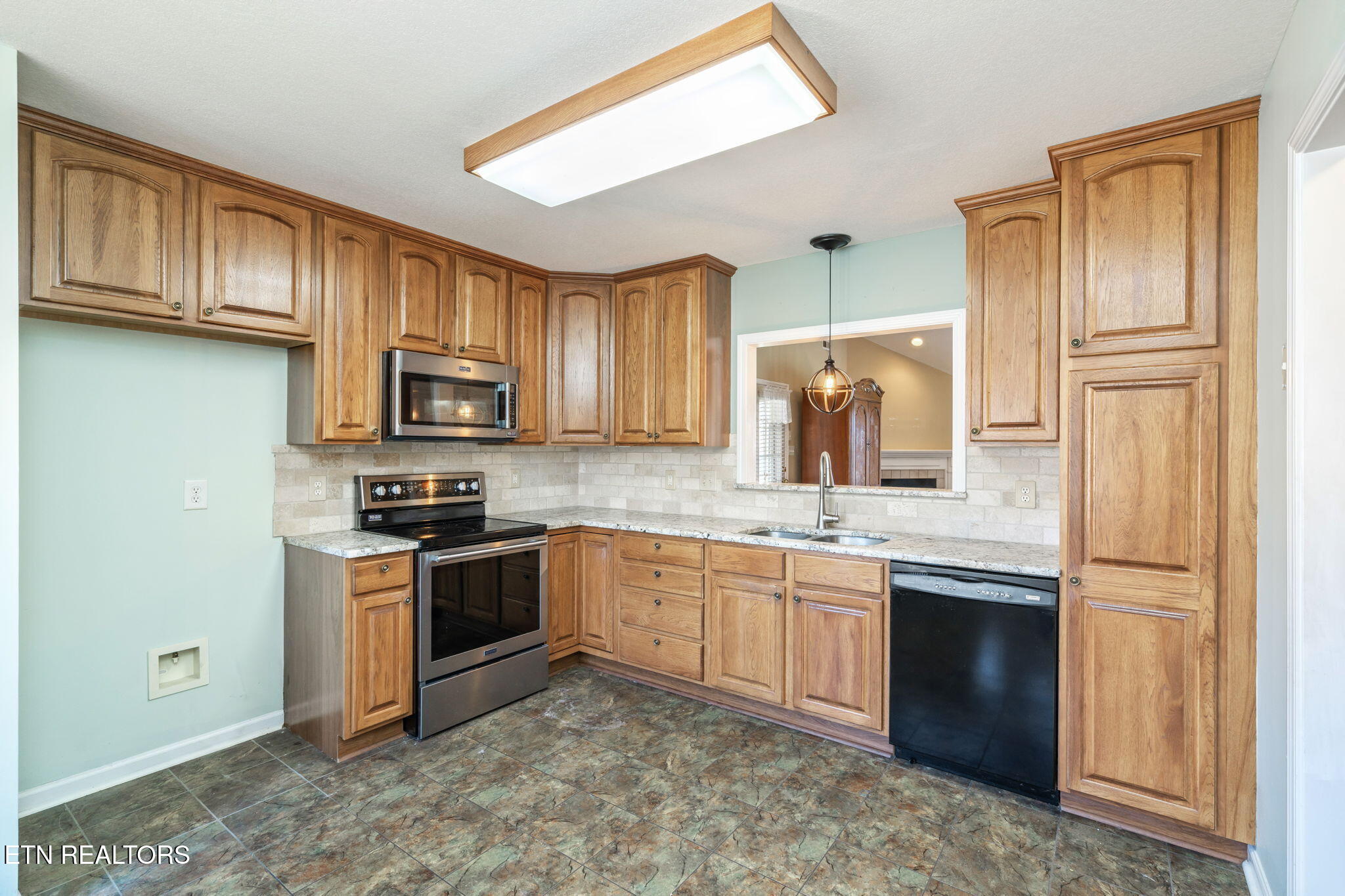 7534 Julesburg Way Powell, TN 37849 - Photo 10 of 40 15-web-or-mls-7534 Julesburg Way-16