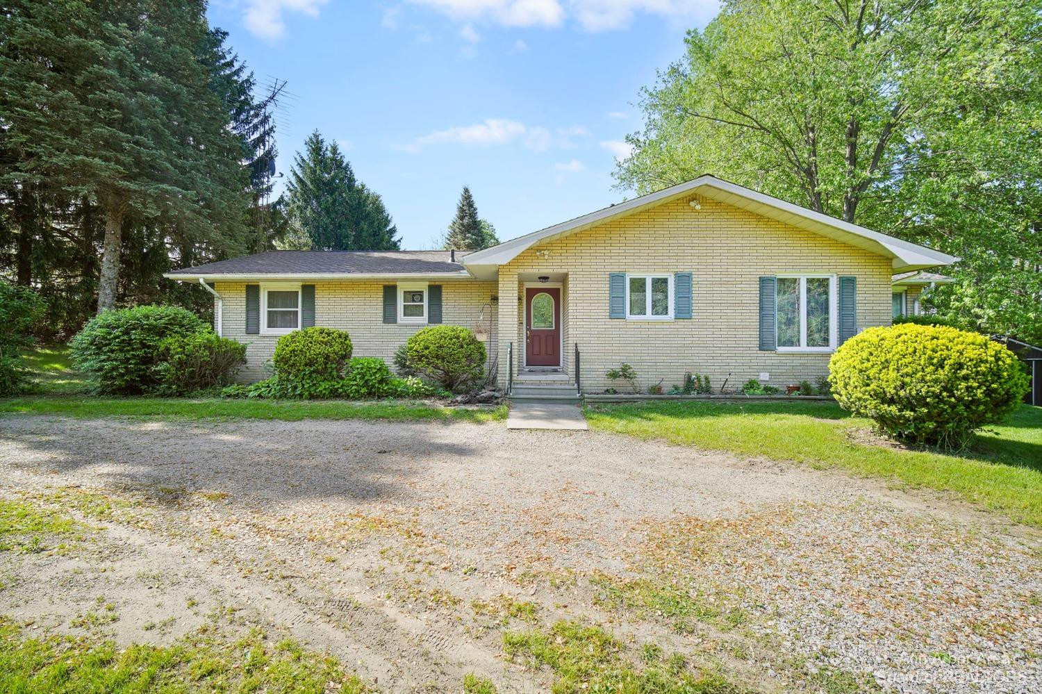 4559 Holloway Road Adrian, MI 49221 - Photo 2 of 59 Photo 2