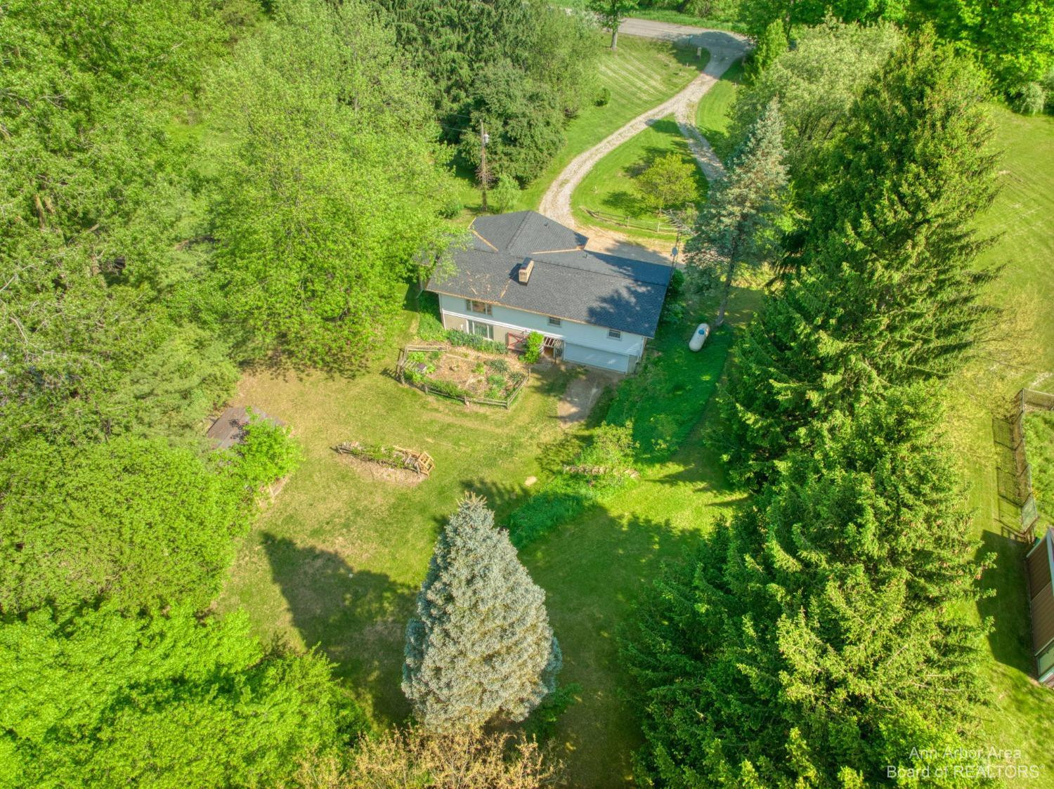 4559 Holloway Road Adrian, MI 49221 - Photo 5 of 59 Photo 5